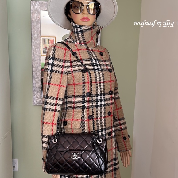 Authentic Chanel bag - Picture 10 of 16